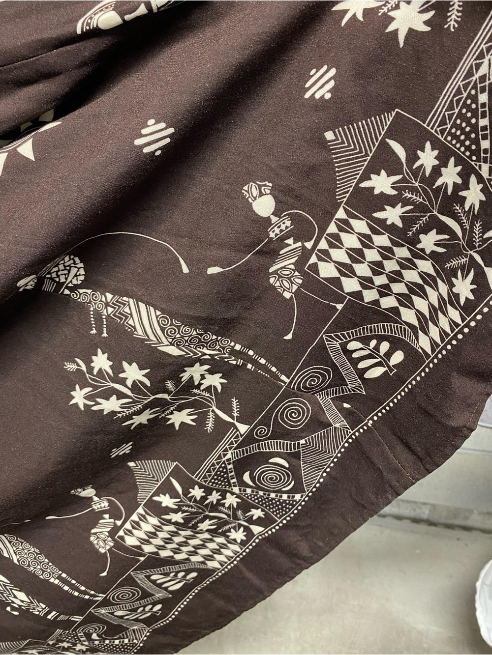 Sleeveless Brown Button-Front Maxi Dress with Cream Geo Prints - Picture 5 of 5
